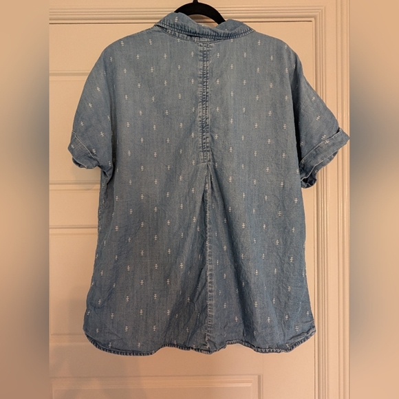 Anthropologie Cloth And Stone Chambray Top Size M - Picture 6 of 7